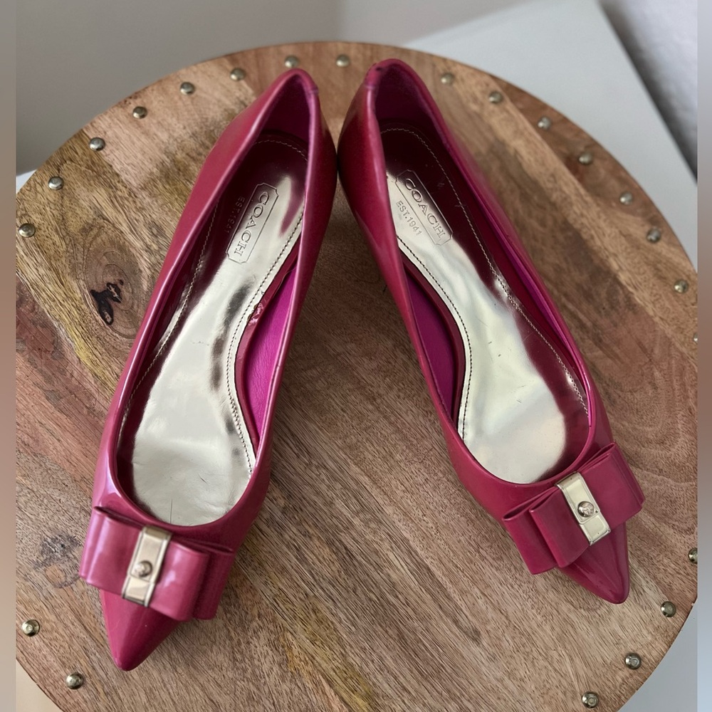 Coach Pink Patent Leather Point Toe Heels with Bow Accent Size 6